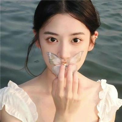 隔壁的吸血鬼美眉